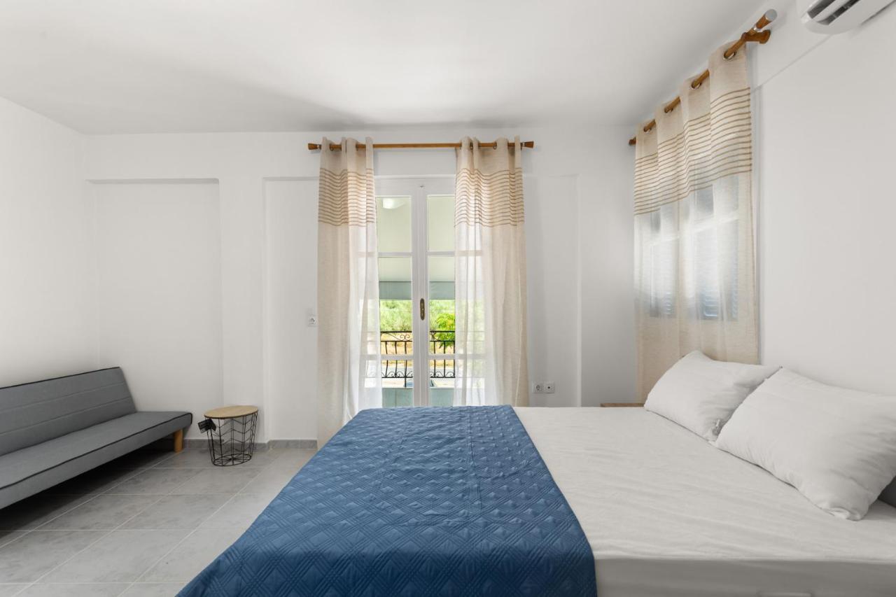 Nikolas Apartments Stoupa Lévktron Exterior foto